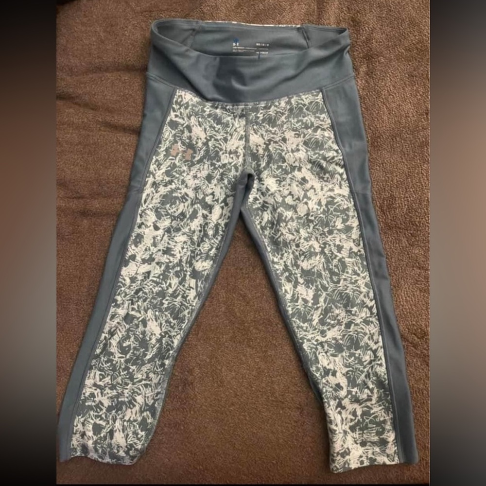 Women’s Workout Under Armour Capris Medium